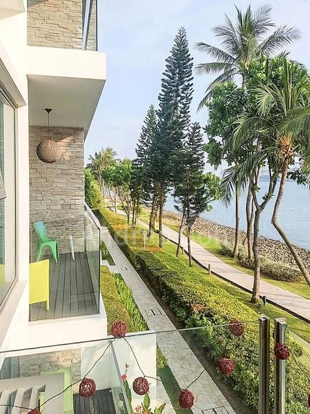 3 Bed Condo for Rent in The Azure - Image 11