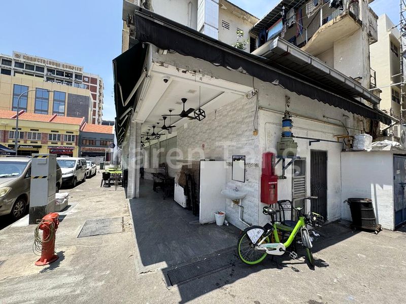 Food & Beverage for Rent: Sims Ave F&B Shop - Image 2