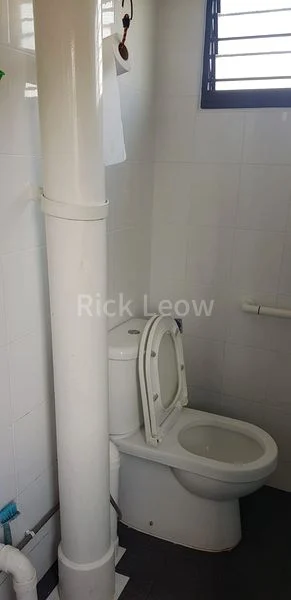 Common Room (HDB) for Rent in 444 Ang Mo Kio Avenue 10 - Image 6