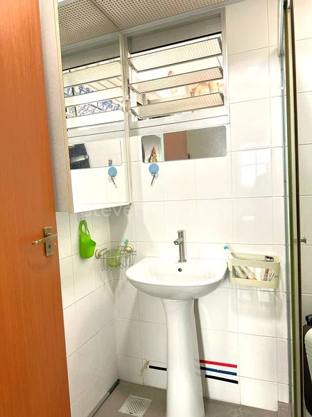 Common Room (HDB) for Rent in  213B Punggol Walk - Image 5