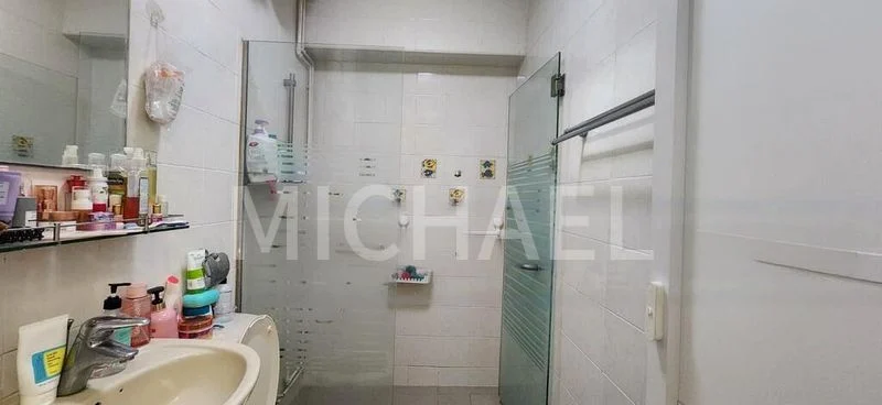 5 Room (5I) HDB for Sale in  232 Compassvale Walk - Image 4