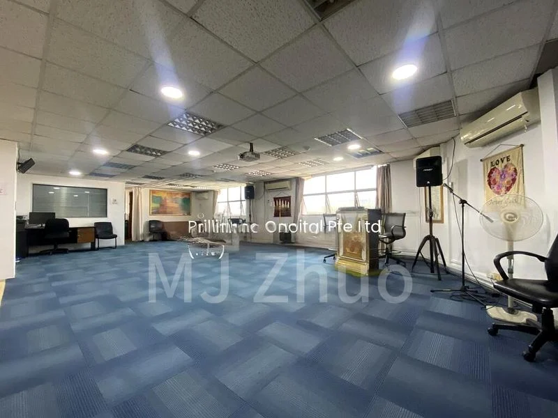 Office for Sale: Manhattan House - Image 5