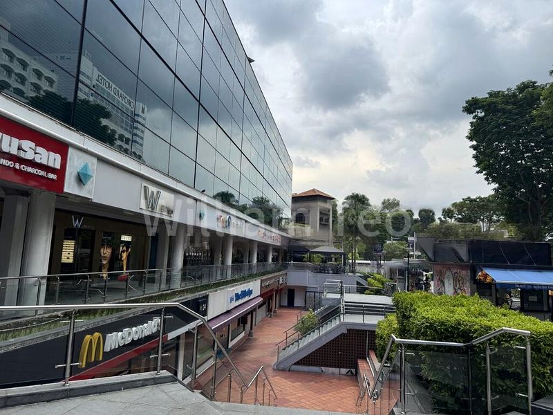 Mall Shop for Rent: Forum Galleria Shopping Centre - Image 6
