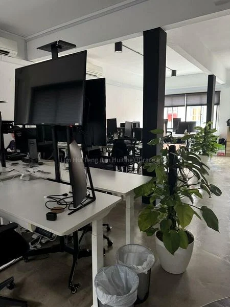 Office for Sale: 089114, 1,200 Sq Ft Shop on Main Street, Commercial Complex - Image 6