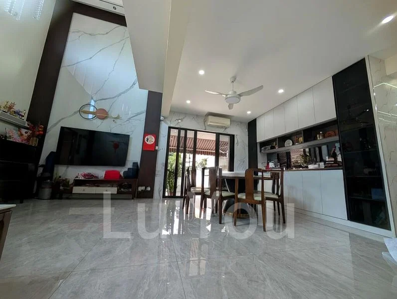 5 Bed Bungalow (Landed) for Sale in  Lengkong Tiga - Image 2