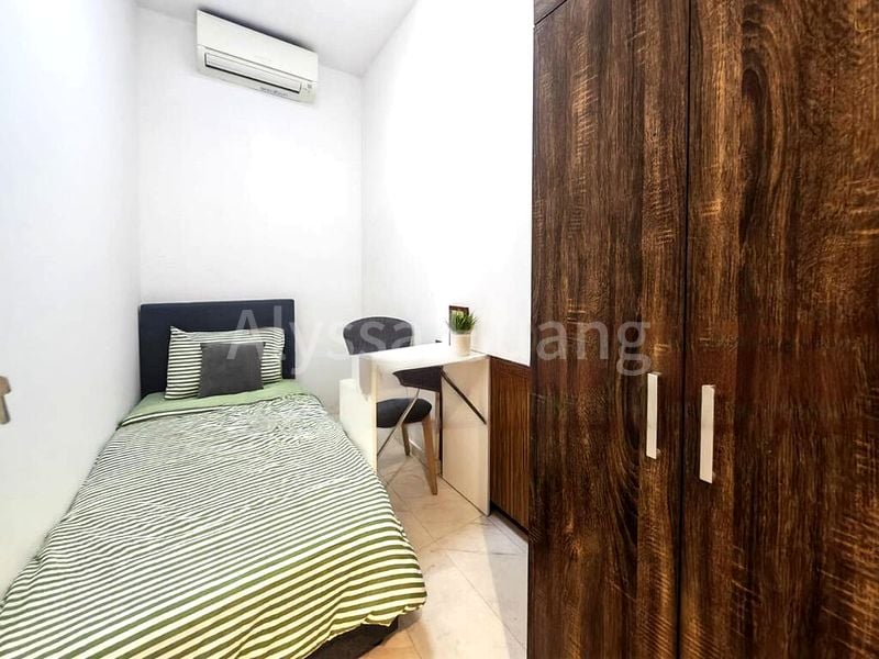 Common Room (Condo) for Rent in  The Lakeshore - Image 3