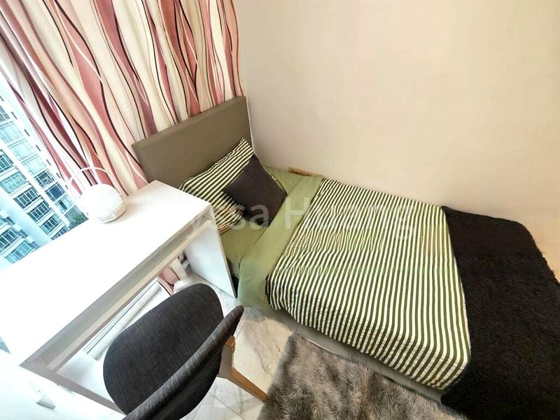 Common Room (Condo) for Rent in  The Lakeshore - Image 4