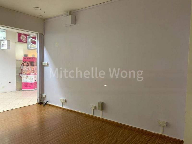 Office for Rent: Tristar Complex - Image 1