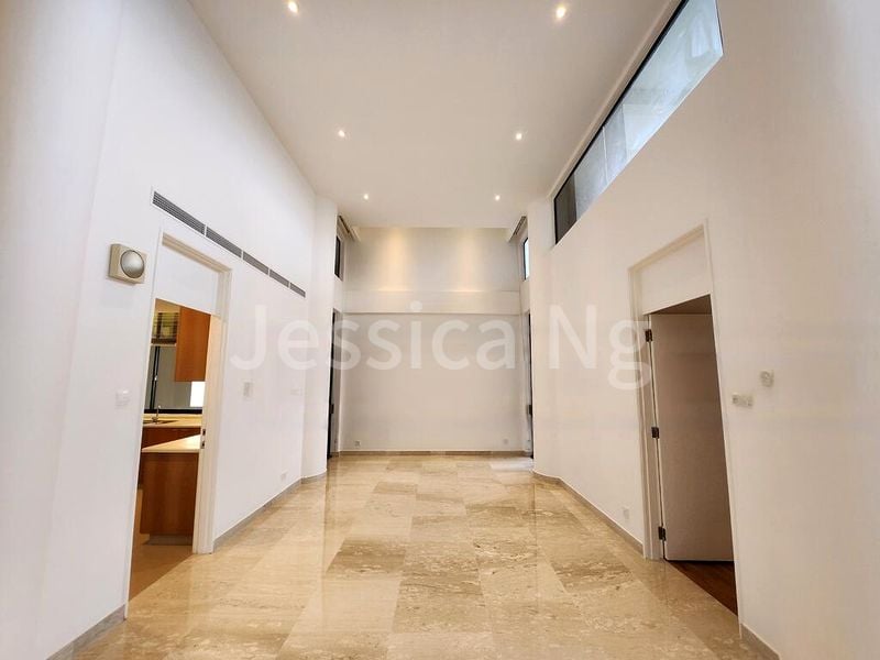 3 Bed Condo for Rent in  The Colonnade - Image 2