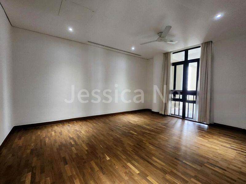 3 Bed Condo for Rent in  The Colonnade - Image 10