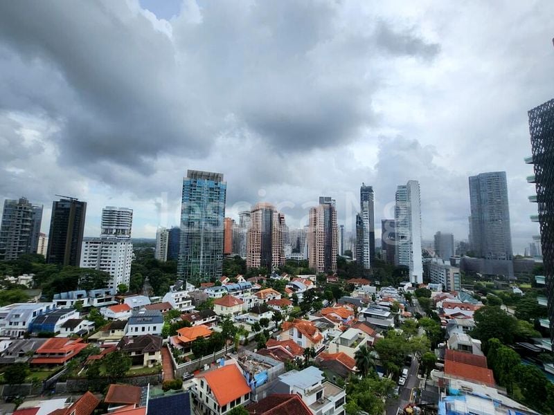 3 Bed Condo for Rent in  The Colonnade - Image 1