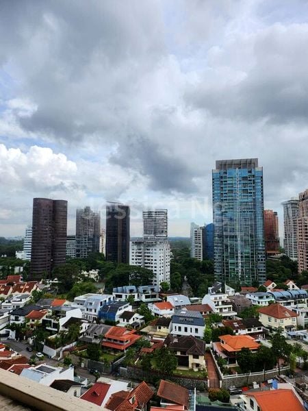 3 Bed Condo for Rent in  The Colonnade - Image 5