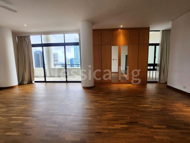 3 Bed Condo for Rent in  The Colonnade - Image 8