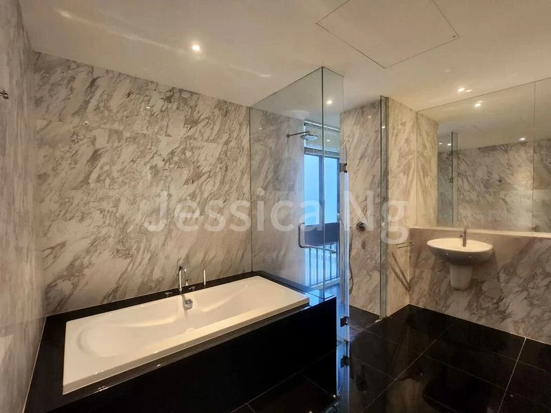 3 Bed Condo for Rent in  The Colonnade - Image 7