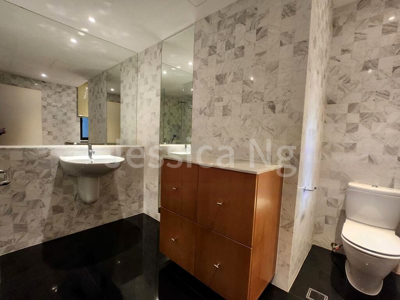 3 Bed Condo for Rent in  The Colonnade - Image 11