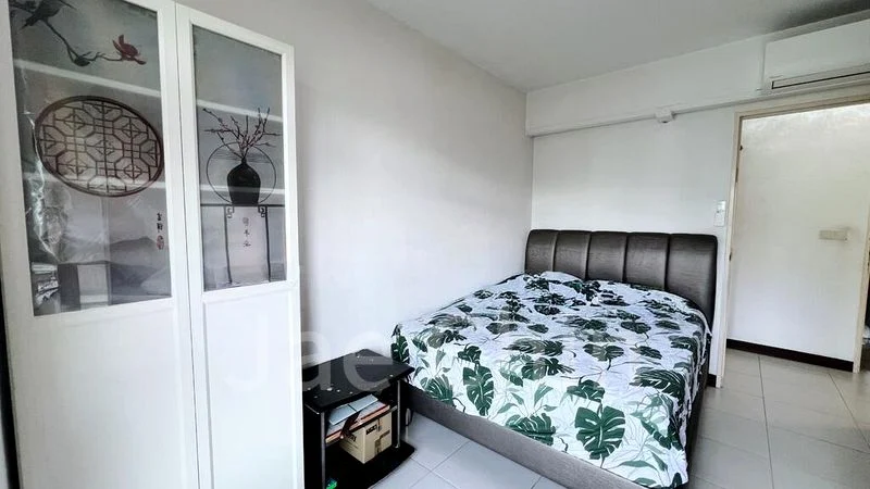 5 Room (5I) HDB for Sale in  571B Woodlands Avenue 1 - Image 7