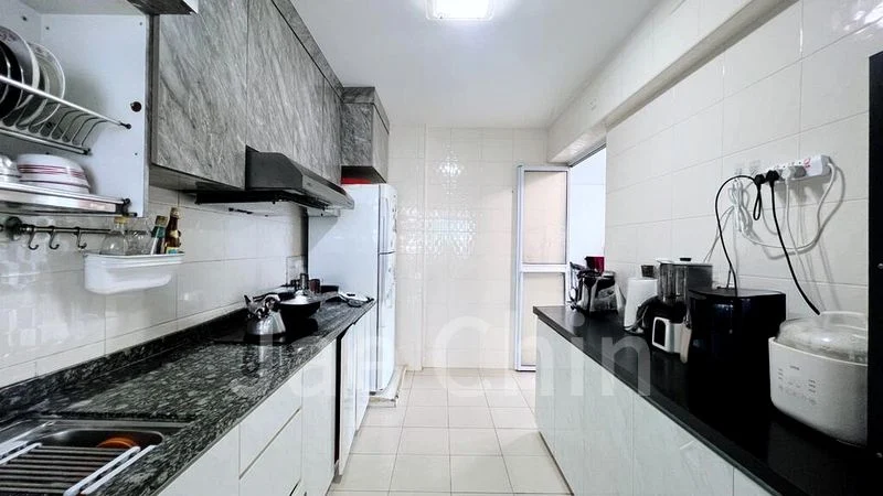 5 Room (5I) HDB for Sale in  571B Woodlands Avenue 1 - Image 5