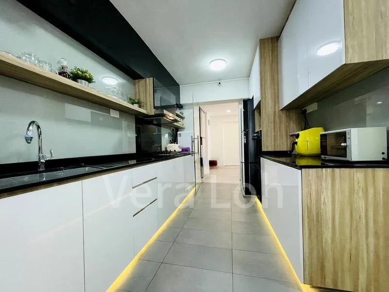 Executive HDB for Sale in  298C Compassvale Street - Image 8