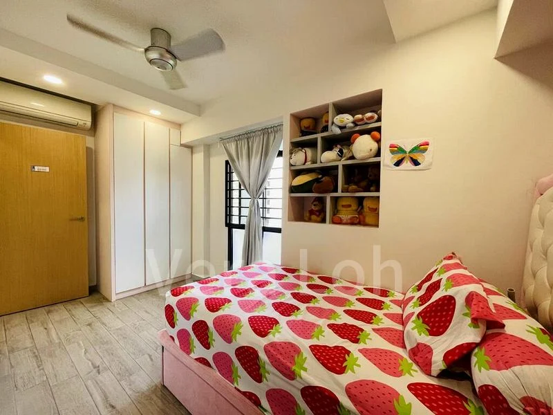 Executive HDB for Sale in  298C Compassvale Street - Image 7