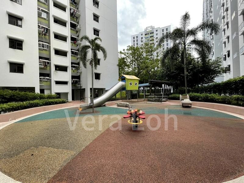 Executive HDB for Sale in  298C Compassvale Street - Image 13