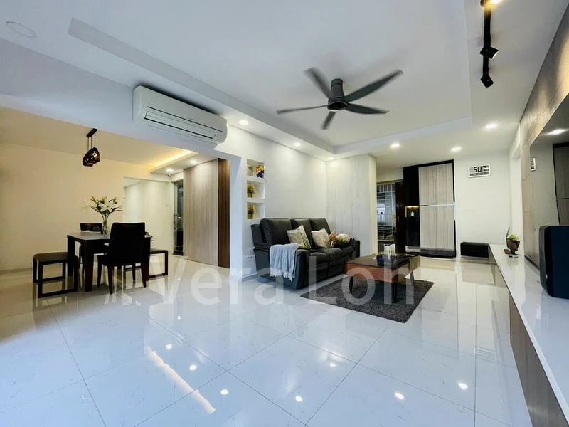 Executive HDB for Sale in  298C Compassvale Street - Image 4