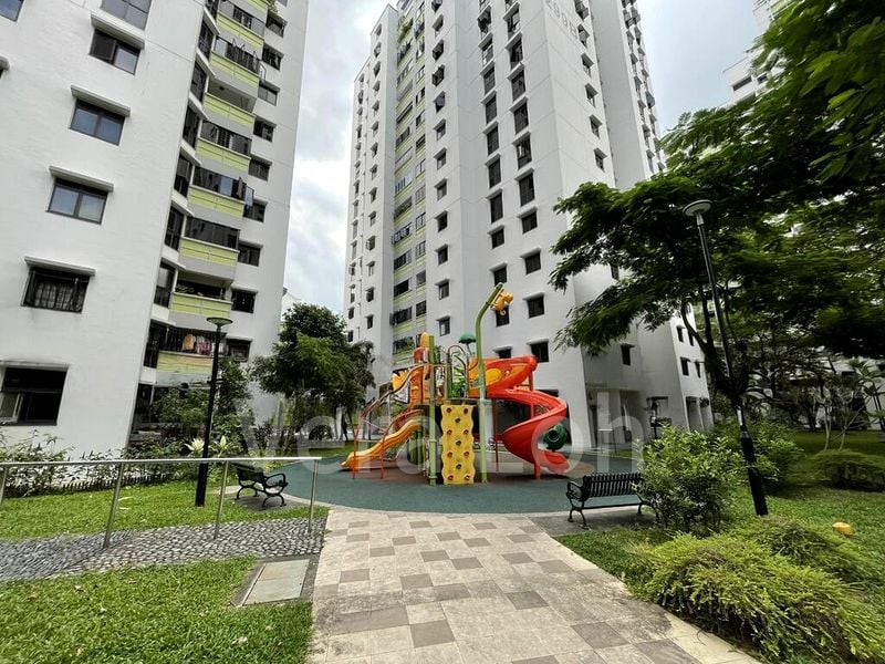 Executive HDB for Sale in  298C Compassvale Street - Image 12