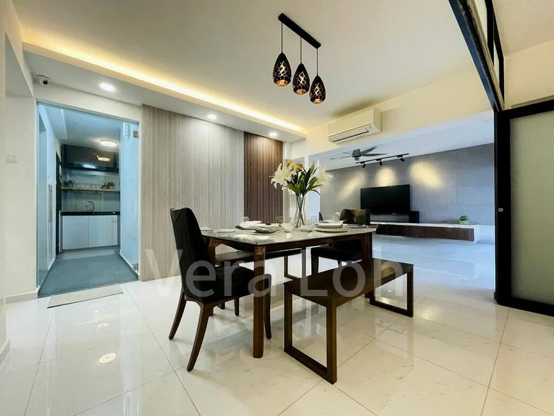 Executive HDB for Sale in  298C Compassvale Street - Image 1