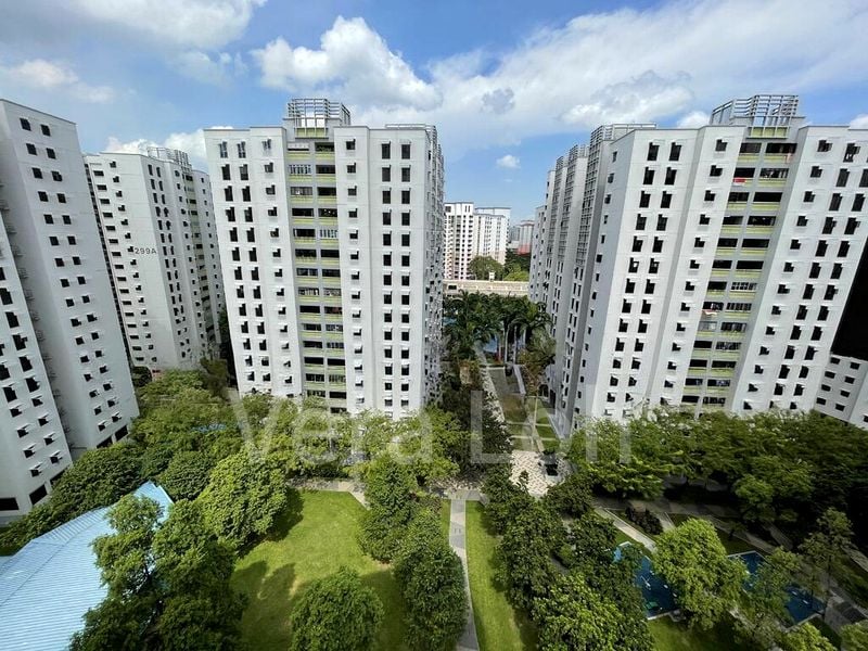 Executive HDB for Sale in  298C Compassvale Street - Image 2