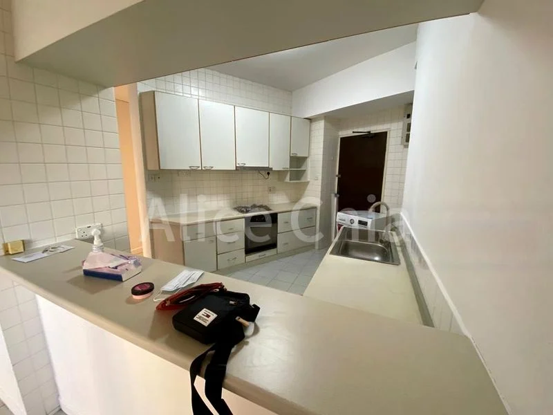 3 Bed Condo for Rent in  Bayshore Park - Image 2
