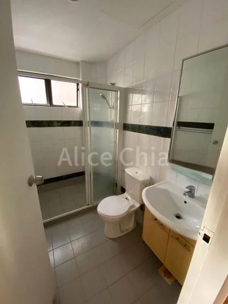 3 Bed Condo for Rent in  Bayshore Park - Image 6