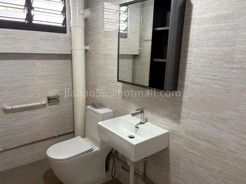 Common Room (HDB) for Rent in  230F Tampines Street 24 - Image 1