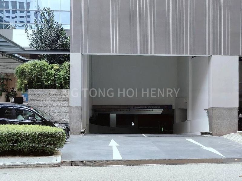 Office for Rent: Odeon Towers - Image 1