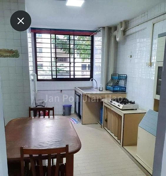 3 Room (3I) HDB for Rent in  652 Hougang Avenue 8 - Image 2