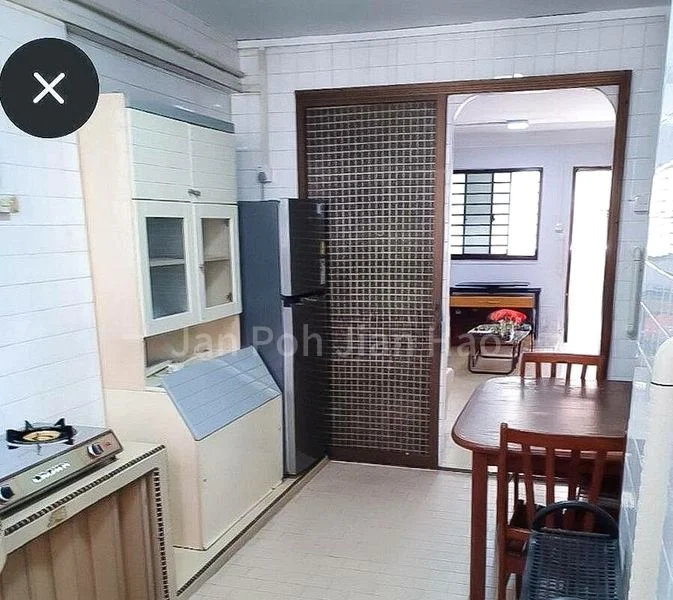 3 Room (3I) HDB for Rent in  652 Hougang Avenue 8 - Image 1