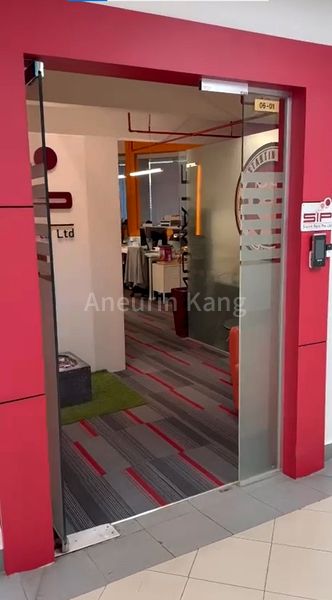 Light Industrial (B1) for Rent in  Thye Hong Centre - Image 2