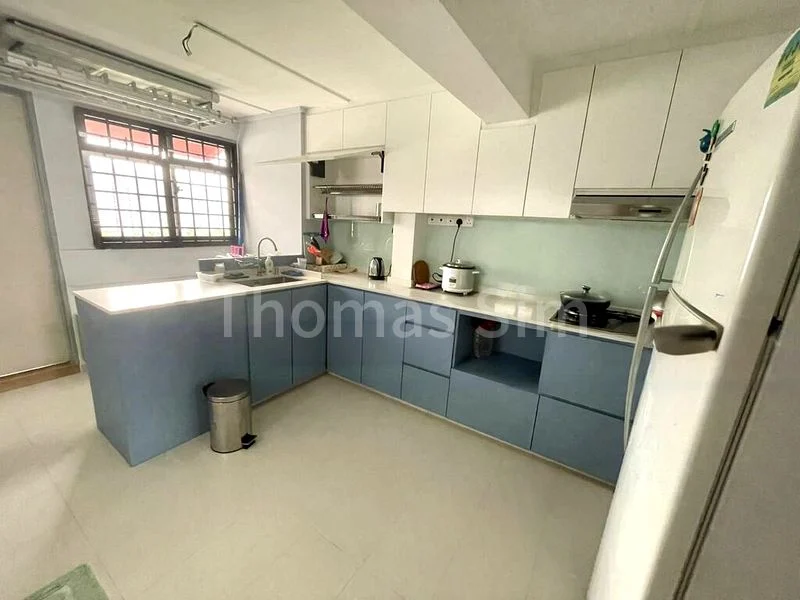 3 Room (3I) HDB for Rent in  11 Holland Drive - Image 4