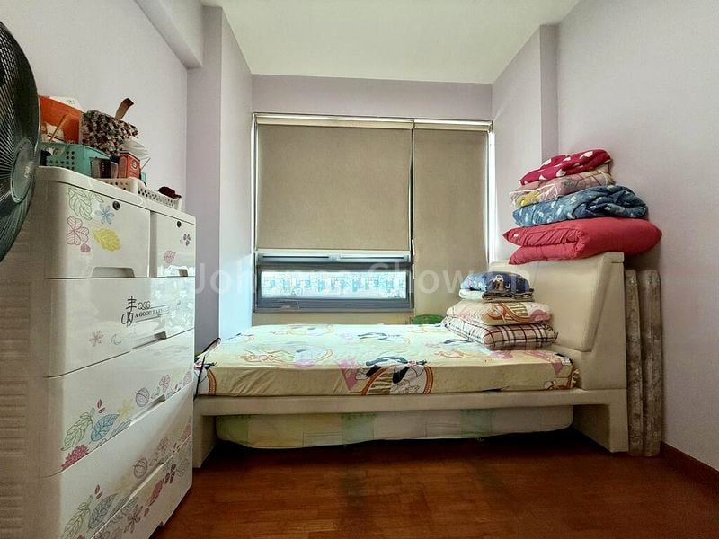 2 Bed Executive Condo for Rent in Esparina Residences - Image 5