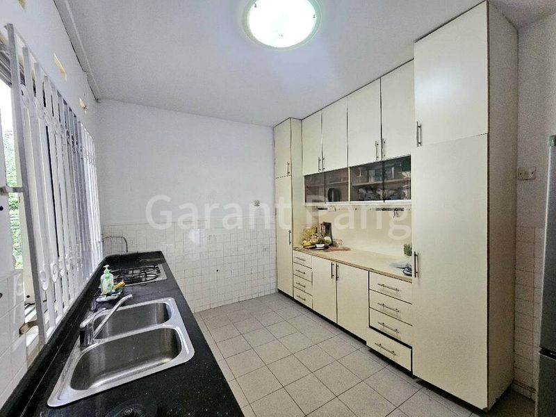 4 Bed Semi-Detached House (Landed) for Rent in  Eng Kong Park - Image 11