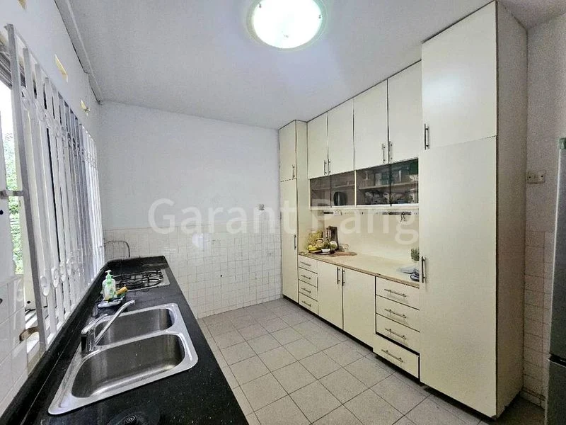 4 Bed Semi-Detached House (Landed) for Rent in  Eng Kong Park - Image 11