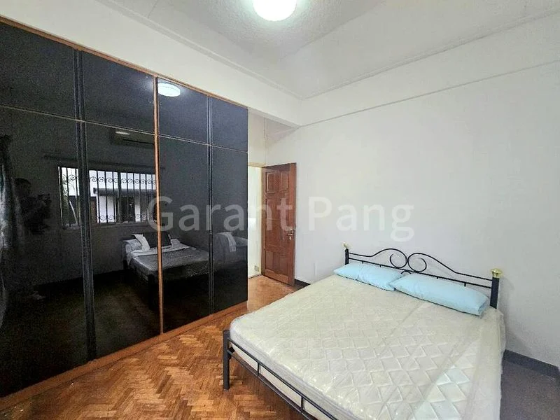 4 Bed Semi-Detached House (Landed) for Rent in  Eng Kong Park - Image 5
