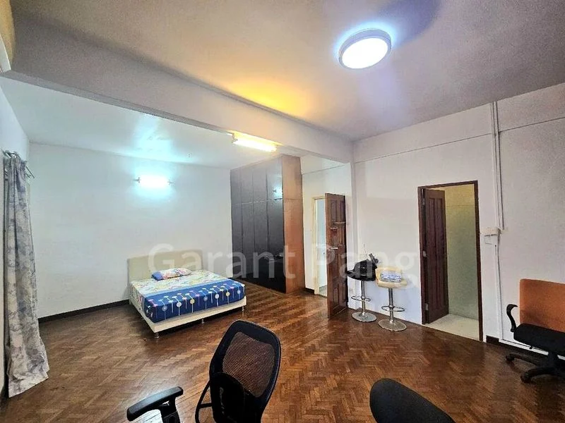 4 Bed Semi-Detached House (Landed) for Rent in  Eng Kong Park - Image 2