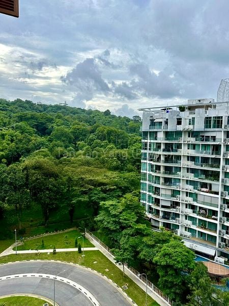 4 Bed Condo for Sale in Midwood - Image 10