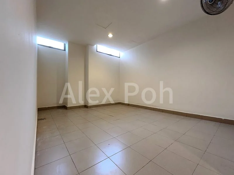 6 Bed Bungalow (Landed) for Rent in Villas Holland - Image 2