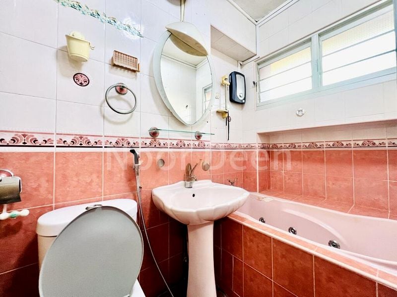 5 Room (5I) HDB for Sale in  765 Pasir Ris Street 71 - Image 5