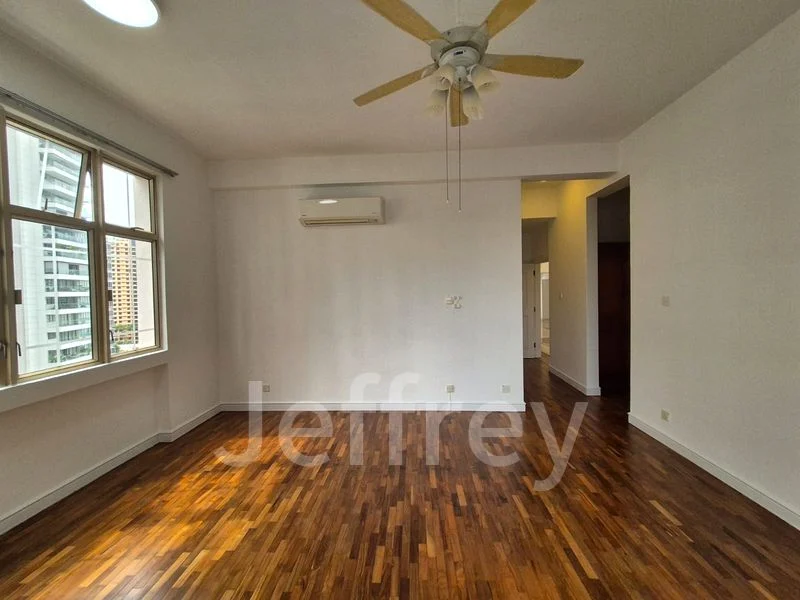 4 Bed Condo for Rent in Leonie Condotel - Image 21