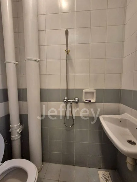 4 Bed Condo for Rent in Leonie Condotel - Image 23