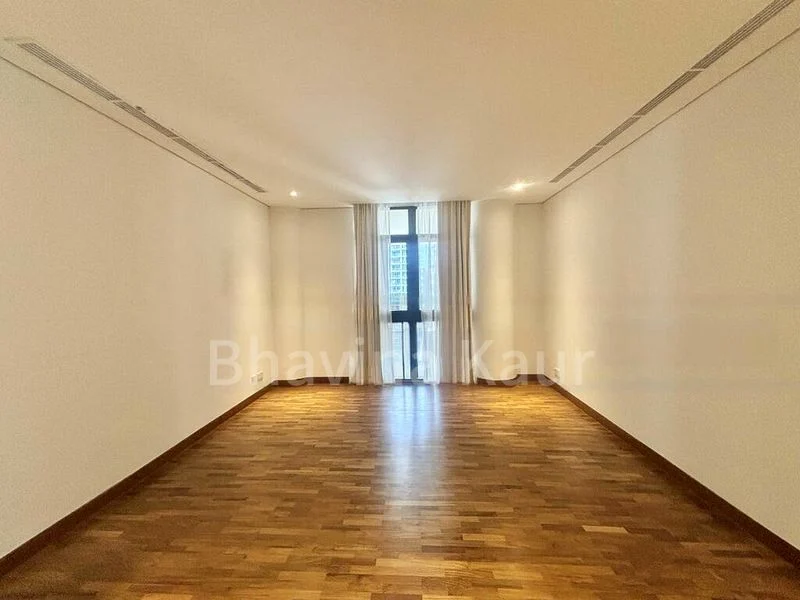 4 Bed Condo for Rent in  The Colonnade - Image 14