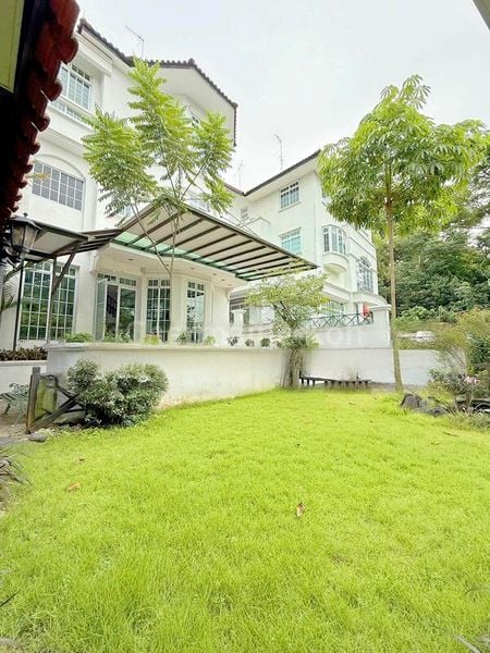 5 Bed Bungalow (Landed) for Sale in  Kilburn Estate - Image 1