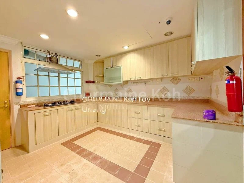 5 Bed Bungalow (Landed) for Sale in  Kilburn Estate - Image 11