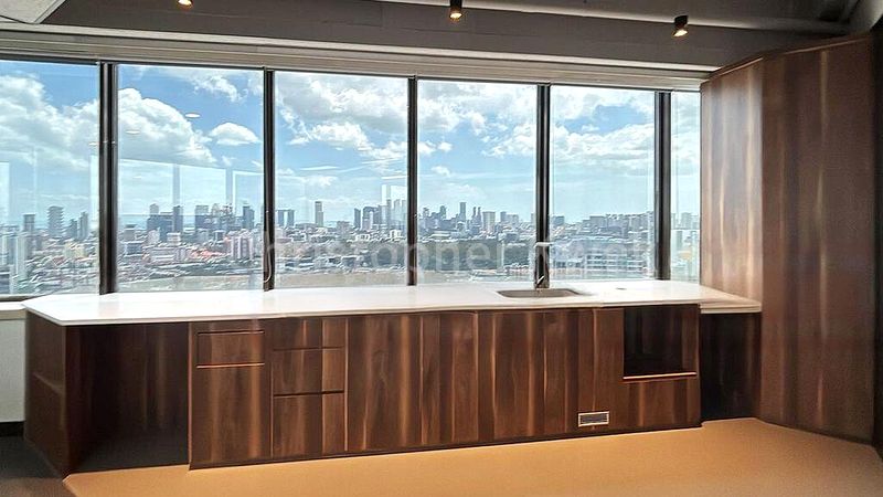 Office for Rent: United Square - Image 4